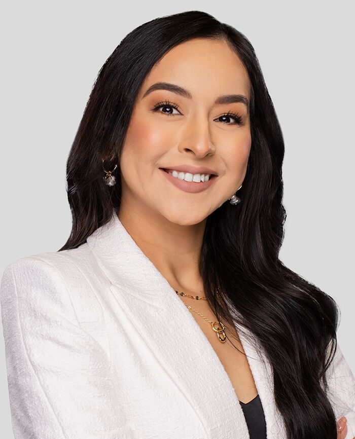 Brenda Hernandez Headshot.