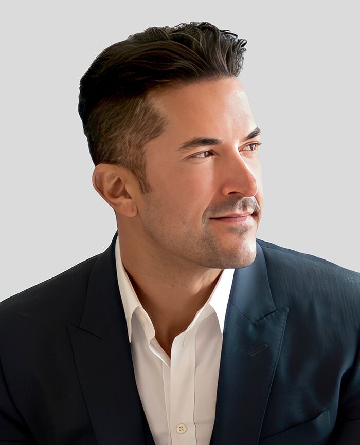 Ubaldo V Leon III Photo