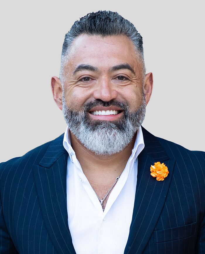 Oscar Dominguez Photo