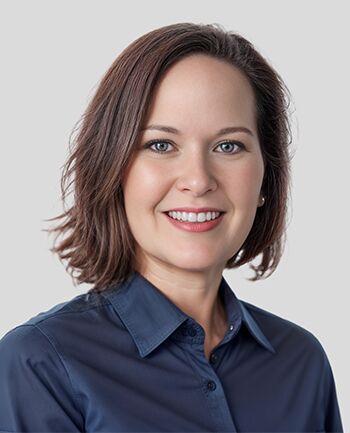 Melanie Kelly-Ruiz Photo